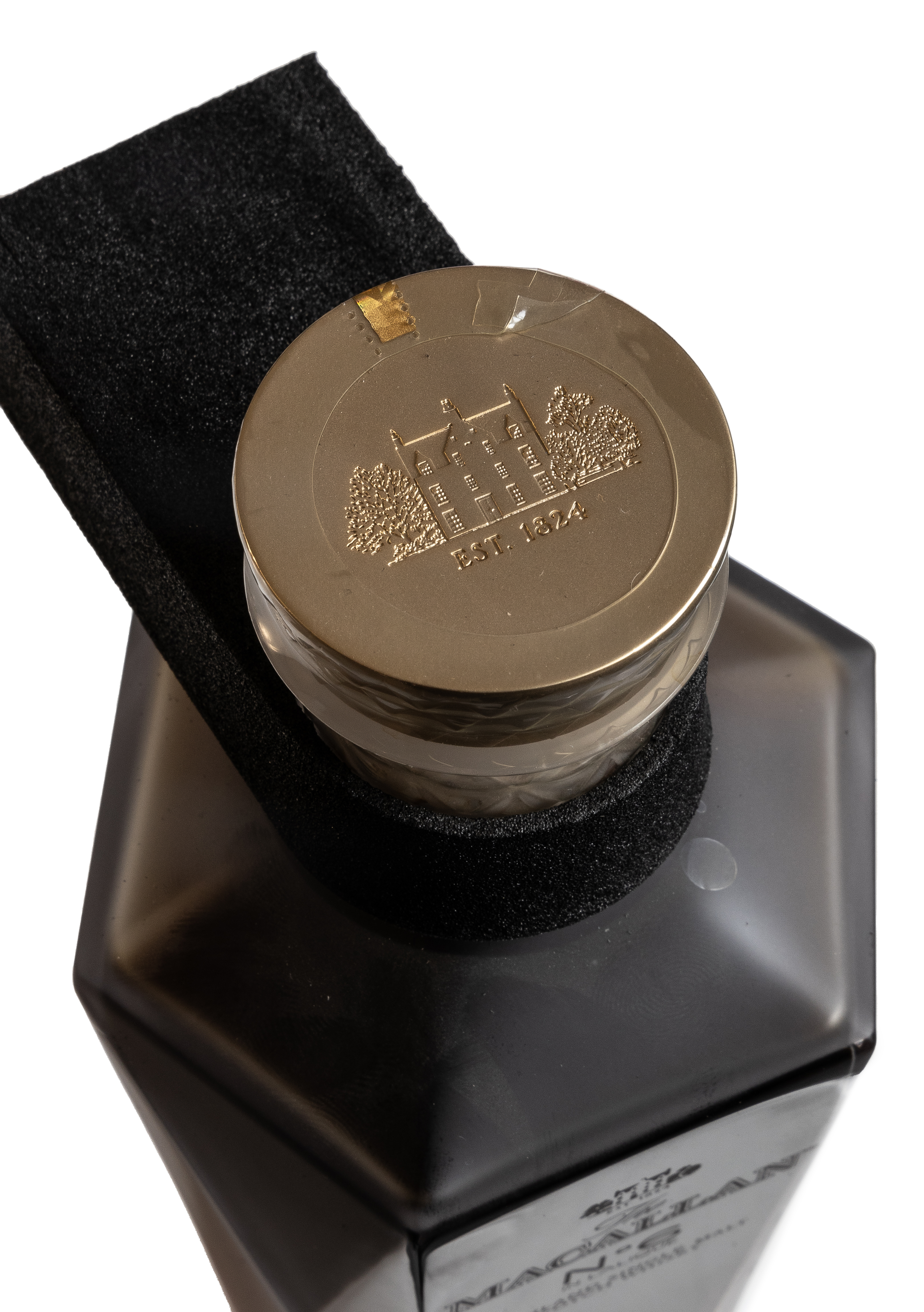 The Macallan No.6 in Lalique Highland Single Malt Scotch Whisky 43% vol. 0,7L